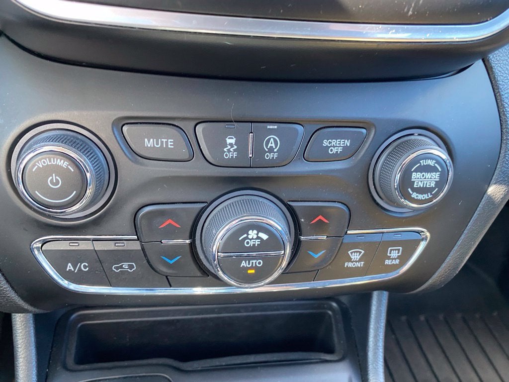 2022 Jeep Cherokee Latitude Lux