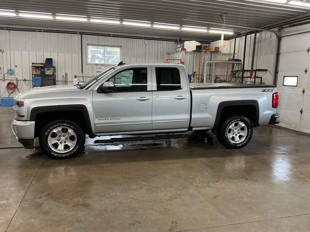 Used 2018 Chevrolet Silverado 1500 LT with VIN 1GCVKREC4JZ377225 for sale in Grand Rapids, Minnesota