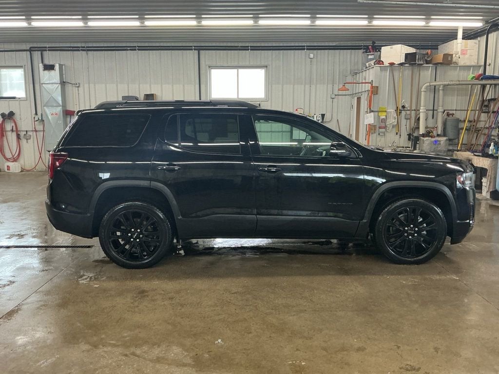 2022 GMC Acadia SLT