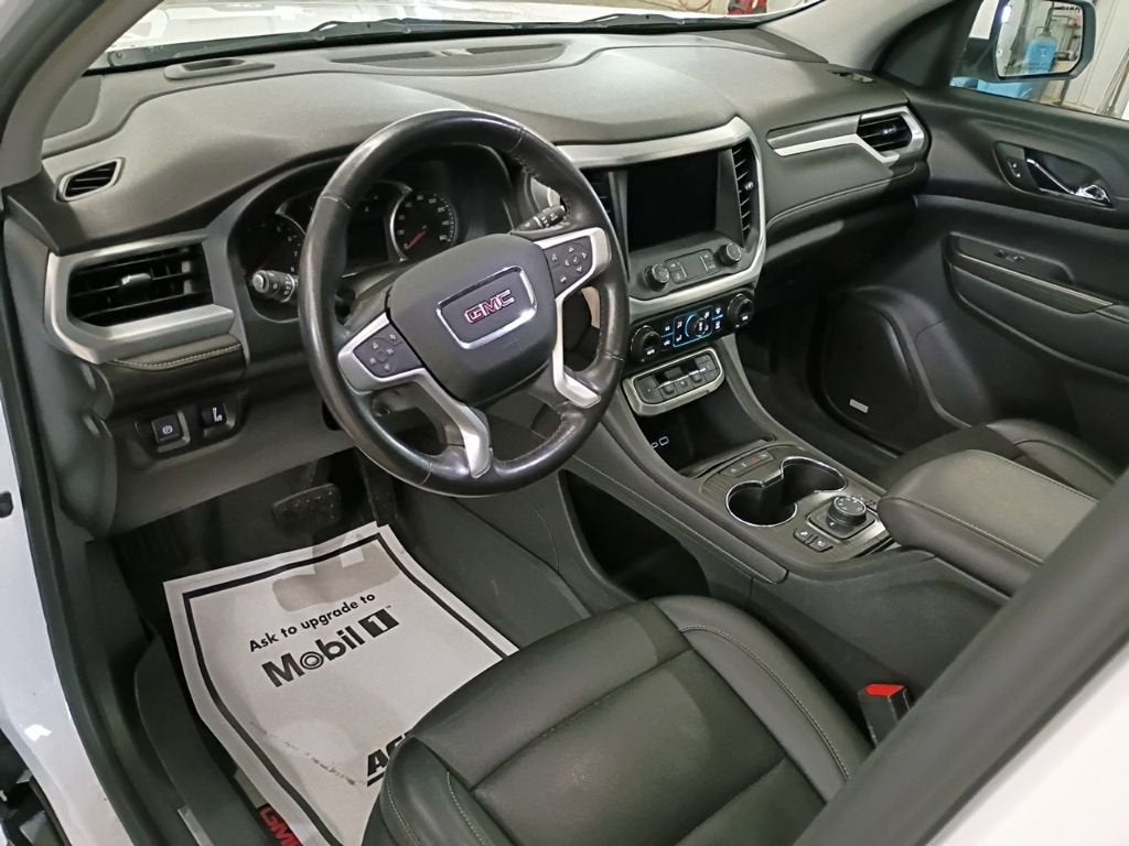 2021 GMC Acadia SLT