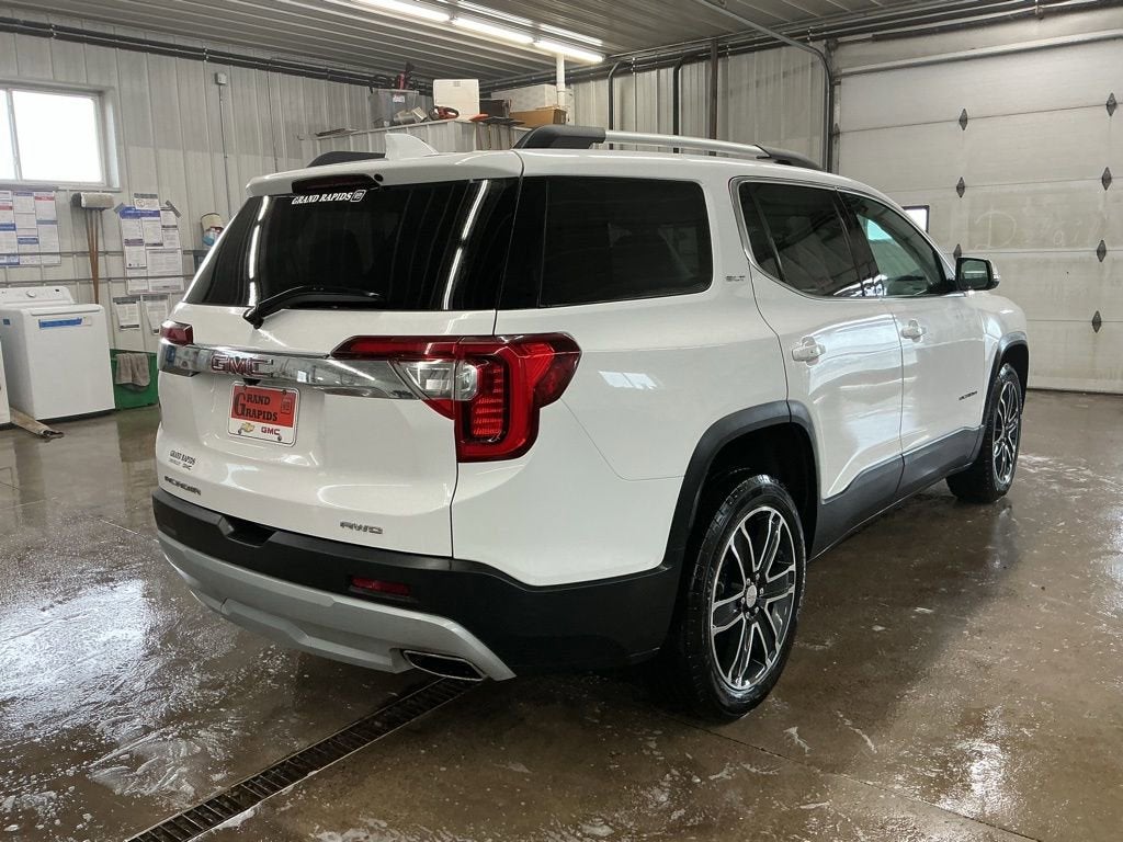 2023 GMC Acadia SLT