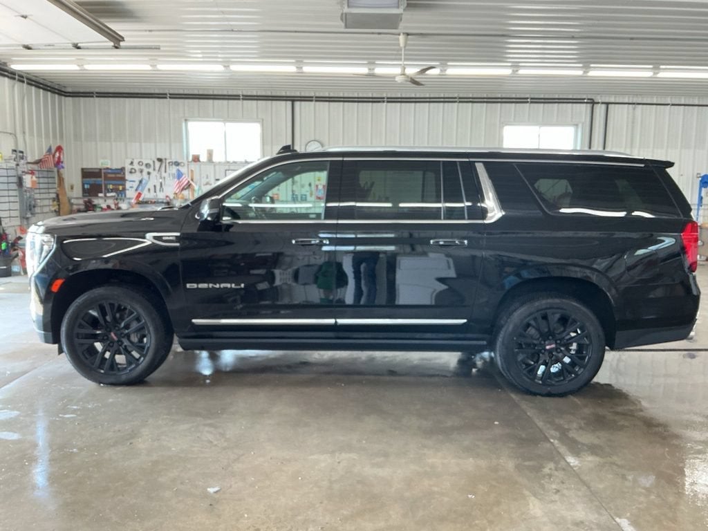 Used 2021 GMC Yukon XL Denali with VIN 1GKS2JKLXMR419169 for sale in Grand Rapids, Minnesota