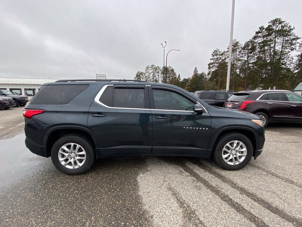 2021 Chevrolet Traverse LT Cloth