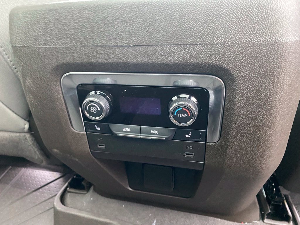 2027 Chevrolet Suburban LT