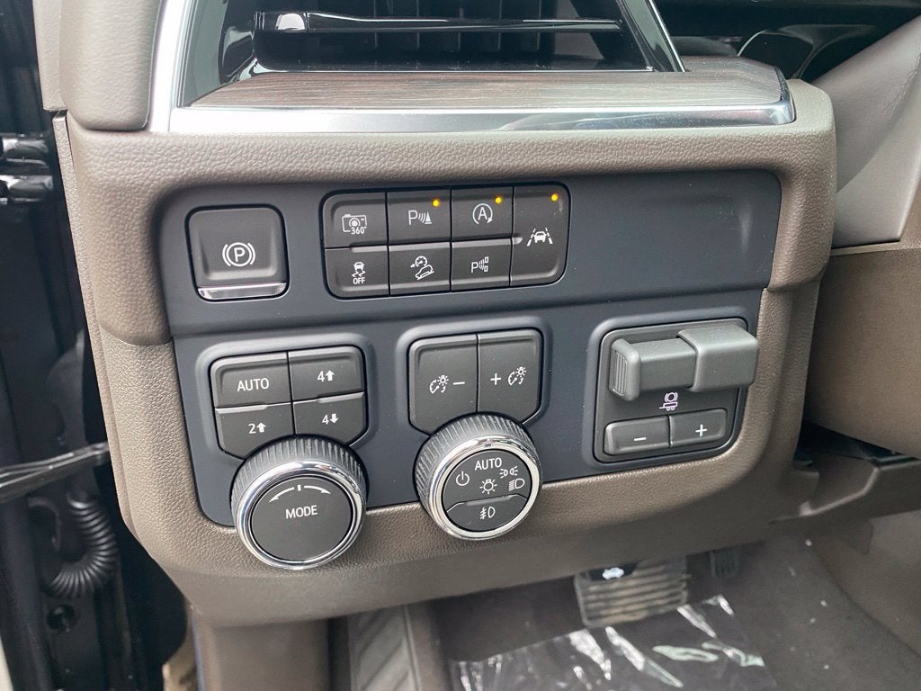 2027 Chevrolet Suburban LT
