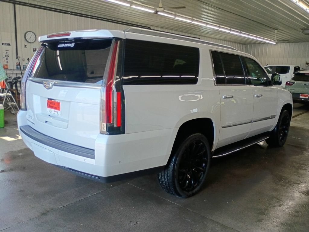 2018 Cadillac Escalade ESV Luxury
