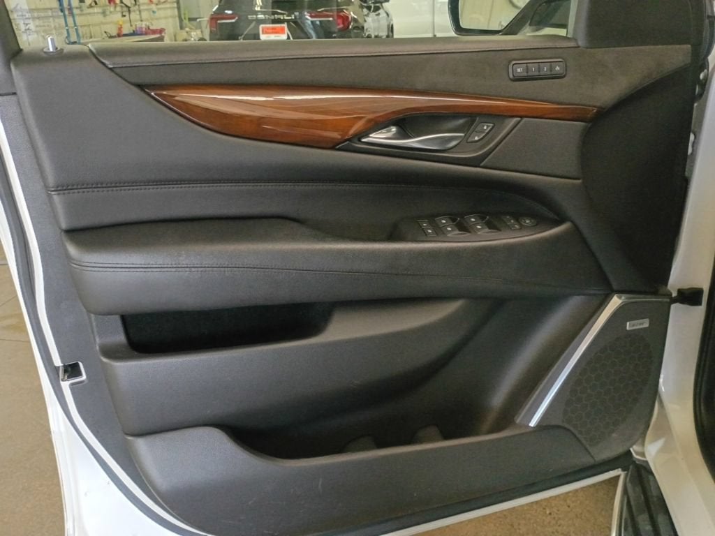 2018 Cadillac Escalade ESV Luxury
