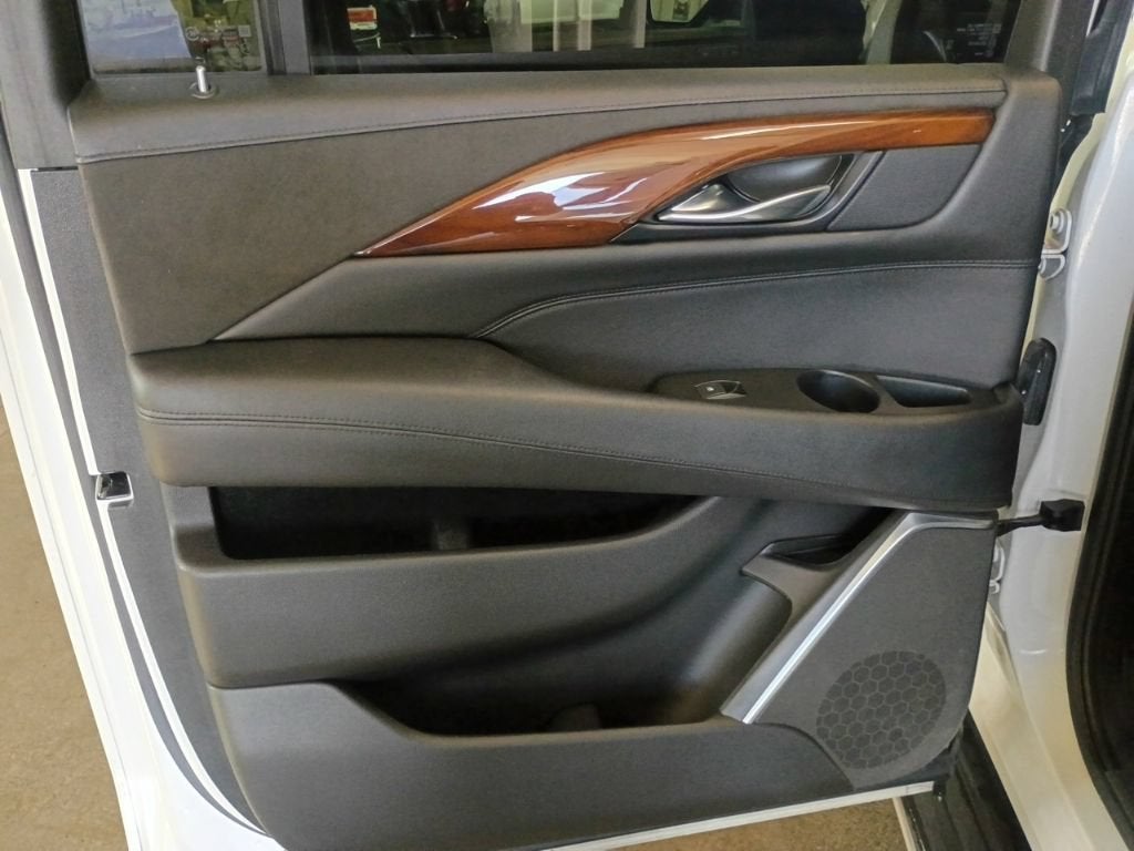2018 Cadillac Escalade ESV Luxury