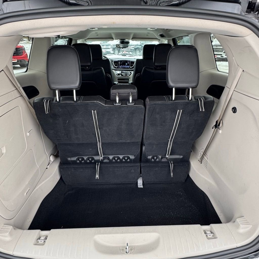 2024 Chrysler Pacifica Hybrid Select