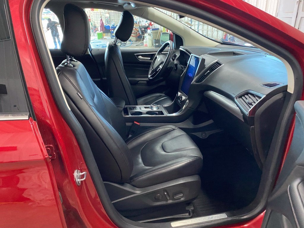2021 Ford Edge Titanium