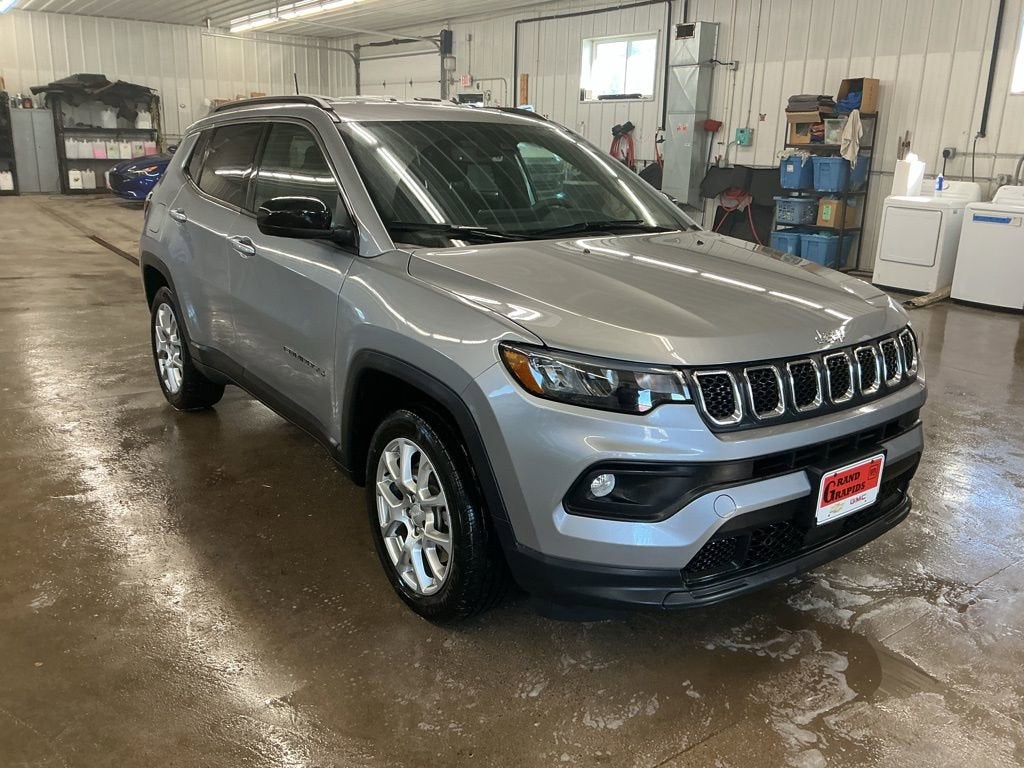 2023 Jeep Compass Latitude Lux