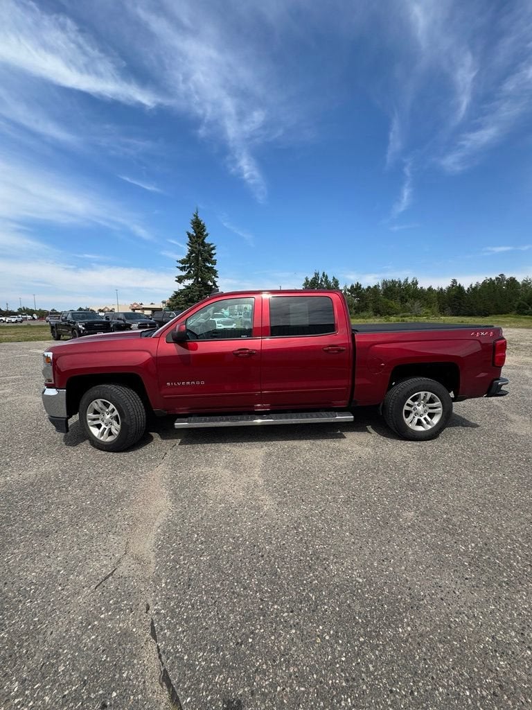 Used 2018 Chevrolet Silverado 1500 LT with VIN 3GCUKREC4JG465204 for sale in Grand Rapids, Minnesota