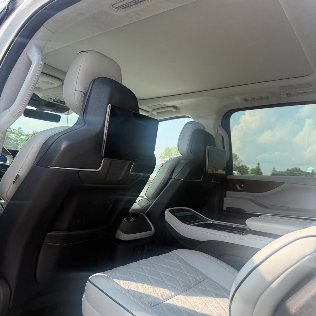2025 Lincoln Navigator L Black Label