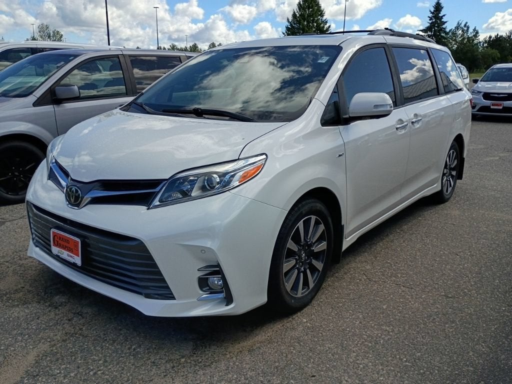 2018 Toyota Sienna XLE