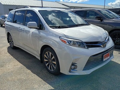 2018 Toyota Sienna XLE