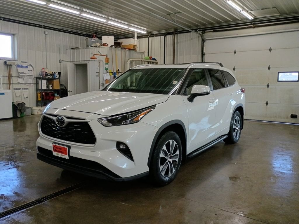 2023 Toyota Highlander L