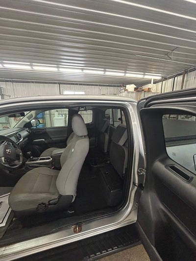 2016 Toyota Tacoma SR