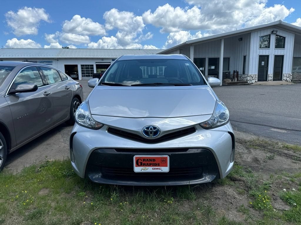 2015 Toyota Prius v Two