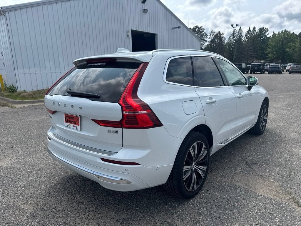 2023 Volvo XC60 Plus Bright Theme